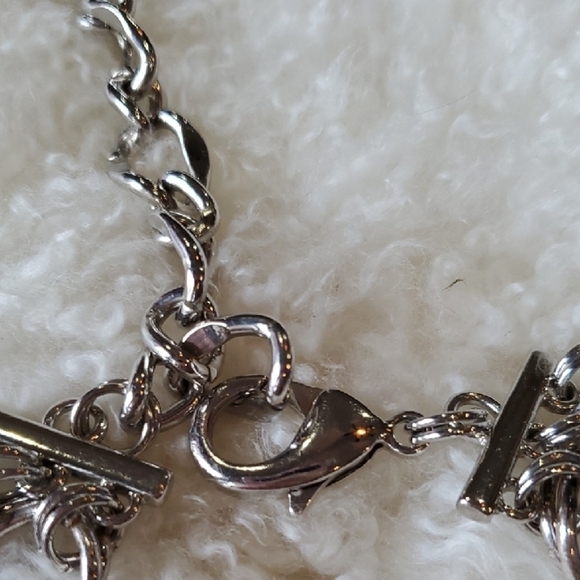 Elegant Silver and Black Chain Necklace - Picture 2 of 6